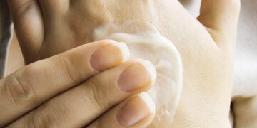 Cracked Fingers Sign of Cancer