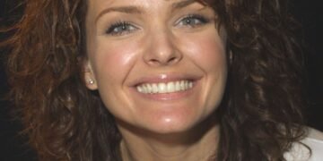 Dina Meyer Marital Status