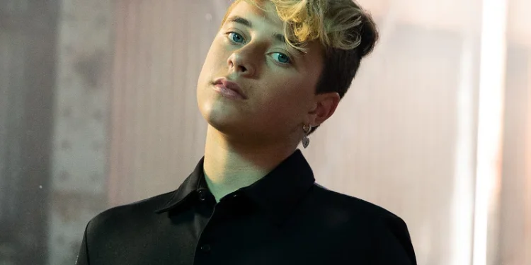 How Old Is Gavin Magnus